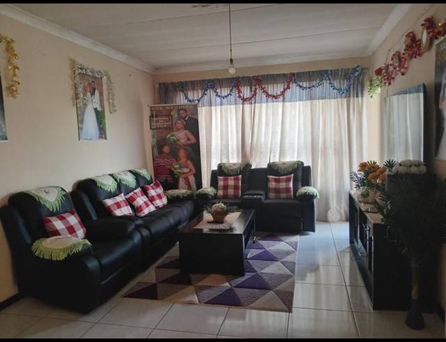 1 BEDROOM APARTMENT FOR SALE IN VEREENIGING CENTRAL